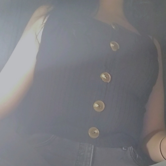 Buttoned top - Picture 3 of 3